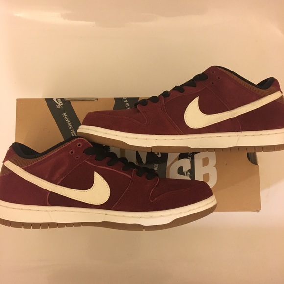 ❌SOLD❌Nike SB Dunk Low Corduroy Team Red Sz 9 🔥🔥 - Picture 2 of 7